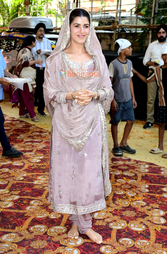 photos nimrat kaur visits gurudwara on the occasion of guru nanak jayanti 2