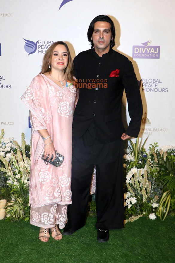 photos ranveer singh tiger shroff rakul preet singh bhumi pednekar and others snapped attending the walk of honour at the global peace honours 2025 12