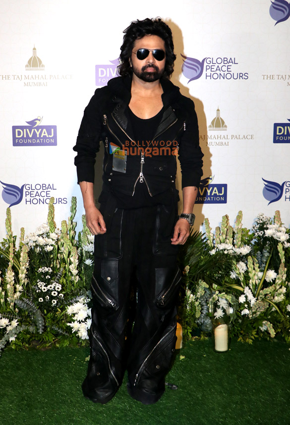 photos ranveer singh tiger shroff rakul preet singh bhumi pednekar and others snapped attending the walk of honour at the global peace honours 2025 24