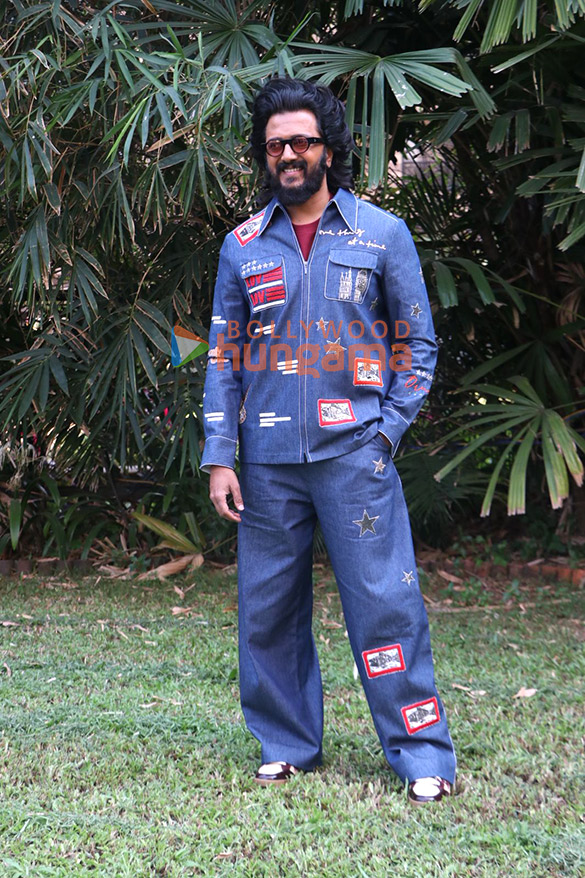 photos riteish deshmukh vivek oberoi aftab shivdasani shreya sharma ruhi singh elnaaz norouzi and milap zaveri snapped promoting their film mastiii 4 7