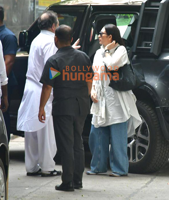 photos saif ali khan karisma kapoor and kunal kapoor snapped at sunny deols house in juhu 2
