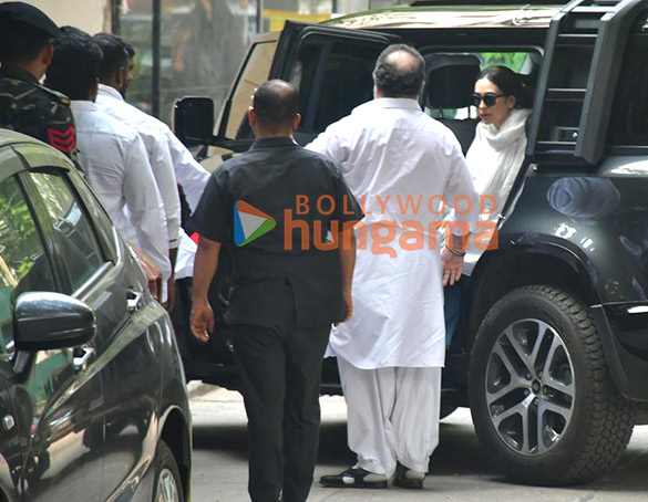 photos saif ali khan karisma kapoor and kunal kapoor snapped at sunny deols house in juhu 4