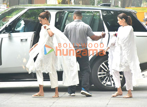 photos saif ali khan karisma kapoor and others snapped at sunny deols house in juhu 9