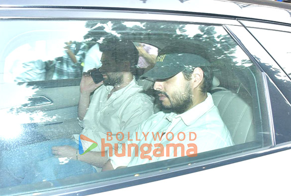 photos salman khan aamir khan amitabh bachchan abhishek bachchan and others snapped attending late dharmendras last rites 241125 3
