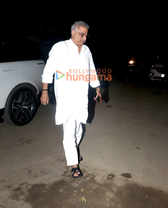 photos salman khan aditya roy kapur vidya balan maniesh paul sharman joshi and others attend late dharmendras prayer meet 10 2