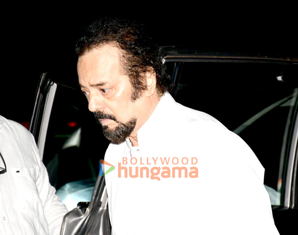 photos salman khan aditya roy kapur vidya balan maniesh paul sharman joshi and others attend late dharmendras prayer meet 4