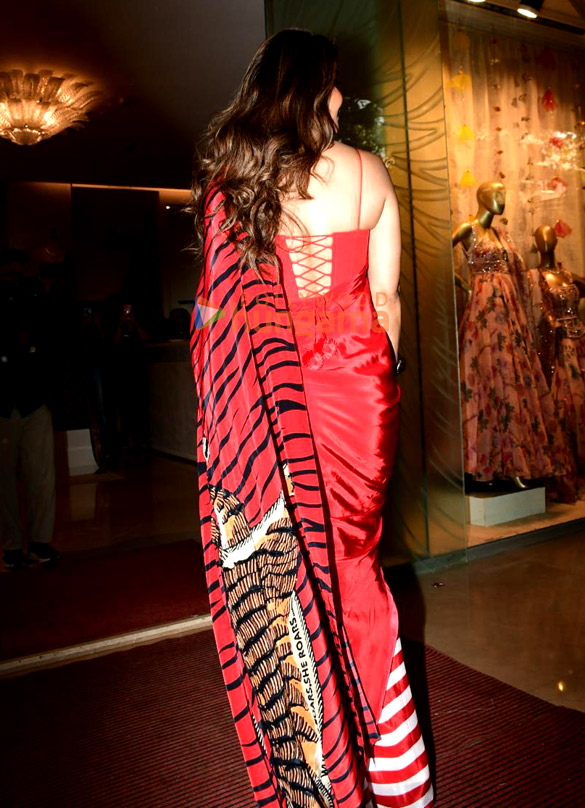 photos shilpa shetty snapped at aza store in bandra 3