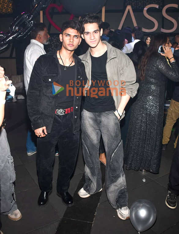 photos siddharth nigam hosts a glittering birthday extravaganza for his mother vibha nigam 24