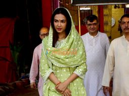 Photos: Sonal Chauhan snapped at a temple in Andheri seeking blessings
