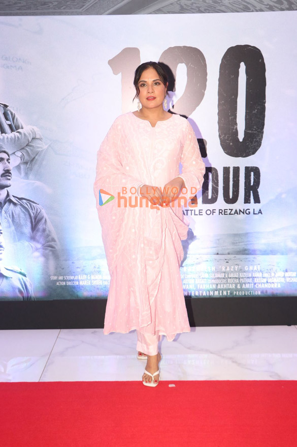 photos tiger shroff karan johar arjun kapoor and others grace the premiere of 120 bahadur 1222 16
