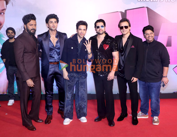 photos tiger shroff vivek oberoi riteish deshmukh aftab shivdasani and others grace the premiere of mastiii 4 7