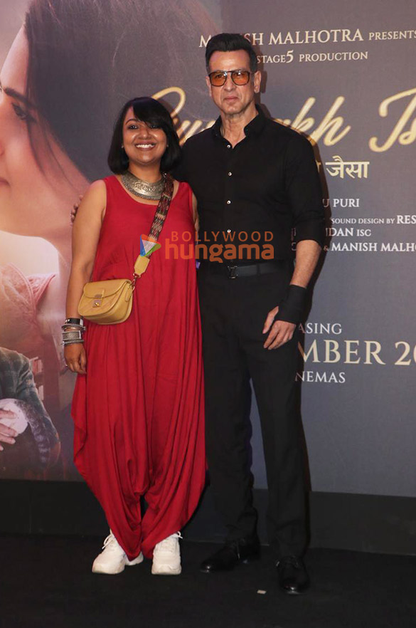 photos vijay varma fatima sana shaikh manish malhotra and others grace the premiere of gustaakh ishq 1126 19