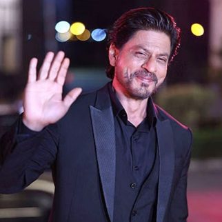 From Akshay Kumar to Shashi Tharoor: Shah Rukh Khan drops playful birthday replies!