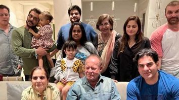 Salim Khan and wife Salma Khan mark 61 years of marriage; Helen, Salman Khan join the celebration