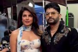 Desi Girl with Comedy King! Priyanka Chopra gets clicked with Kapil Sharma