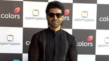 Gurmeet Choudhary poses with a little fan