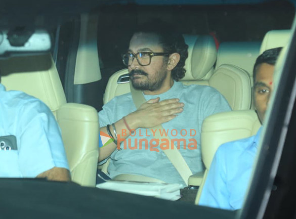 photos aamir khan and gauri spratt snapped in bandra 3