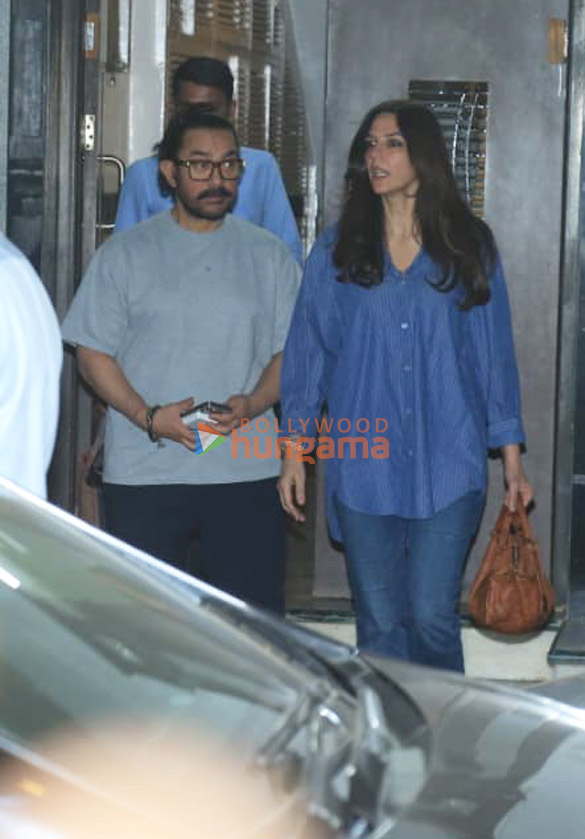 photos aamir khan and gauri spratt snapped in bandra 6