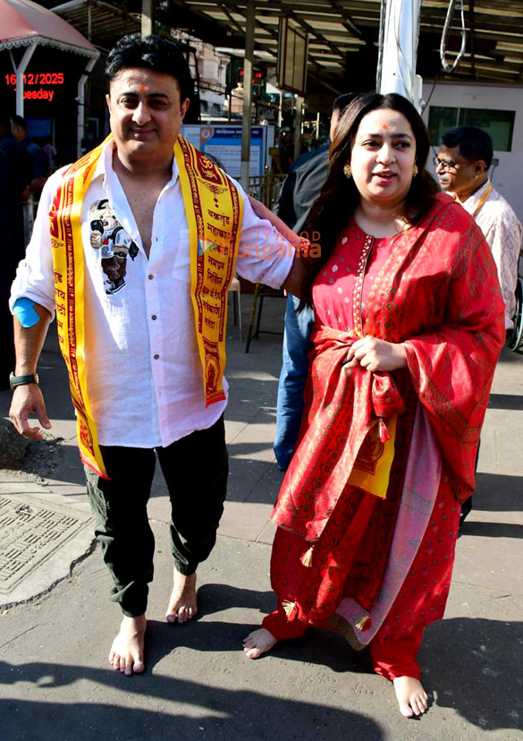 photos ahan shetty bhushan kumar and others seeks blessings at siddhivinayak temple before the release of border 2 5