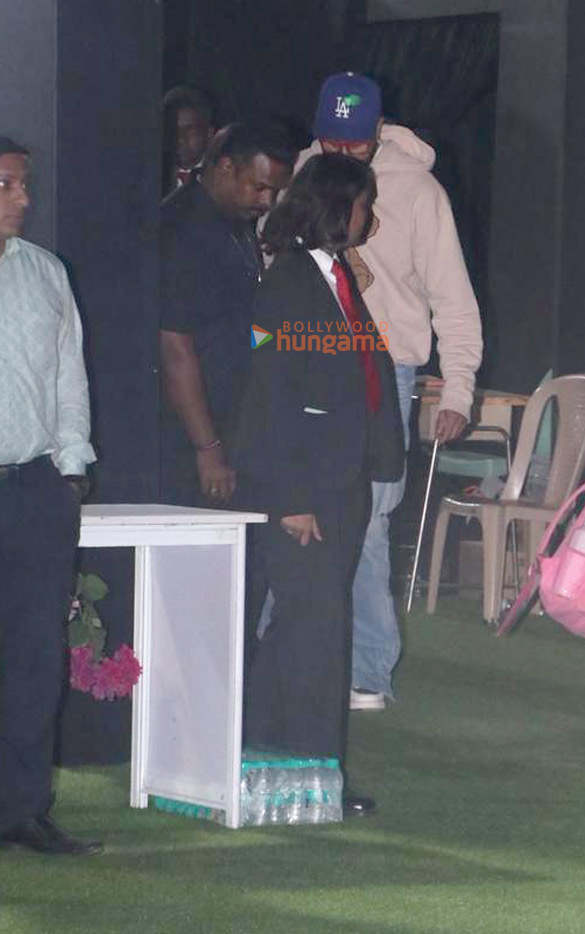 photos aishwarya rai bachchan abhishek bachchan and others snapped attending the dhirubhai ambani international school annual day 2025 4 2
