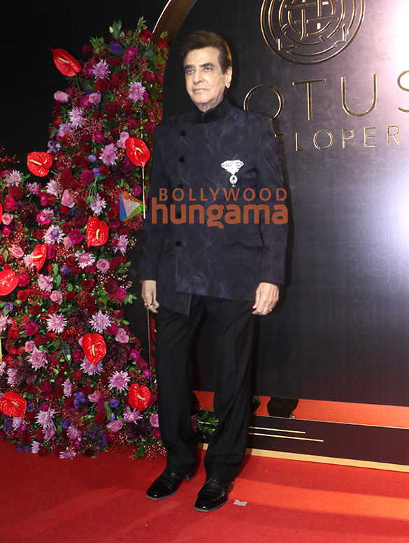 photos ajay devgn tiger shroff shriya saran elli avrram and others attend anand pandits birthday bash 3