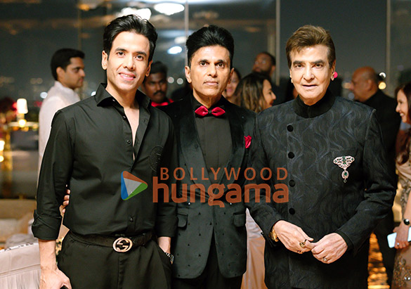 photos ajay devgn tiger shroff shriya saran elli avrram and others attend anand pandits birthday bash 4 3