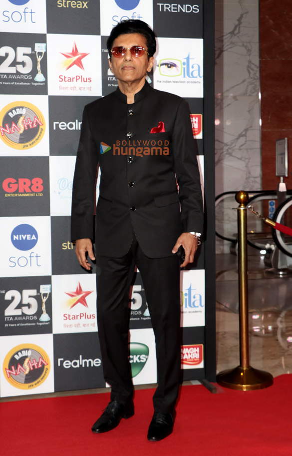 photos alia bhatt daisy shah manoj bajpayee and others grace the red carpet of the 25th ita awards 15