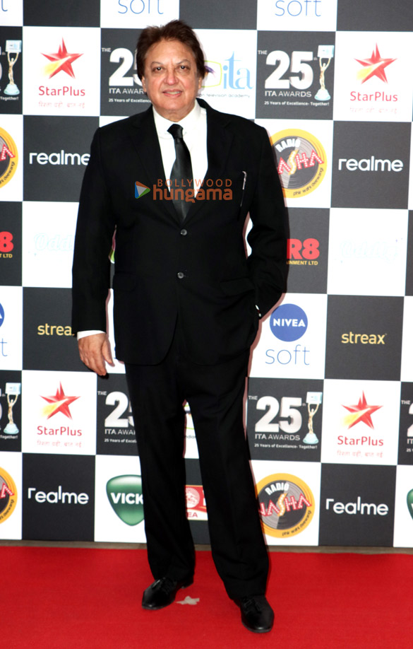 photos alia bhatt daisy shah manoj bajpayee and others grace the red carpet of the 25th ita awards 28