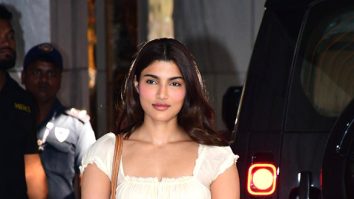 Photos: Alizeh Agnihotri, Salim Khan, Aayush Sharma and others snapped at Salman Khan’s mother Sushila Charak’s birthday party in Bandra