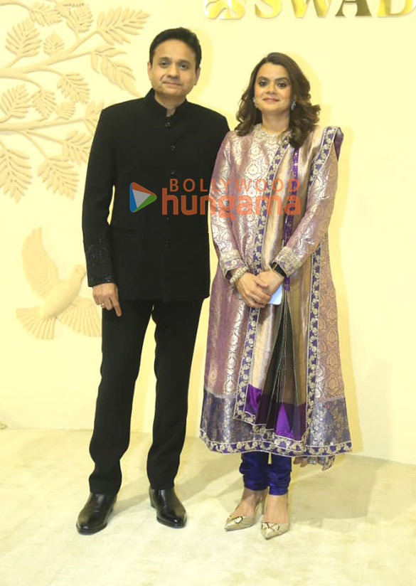 photos ananya panday janhvi kapoor gauri khan jackie shroff and others snapped at swadesh event 2