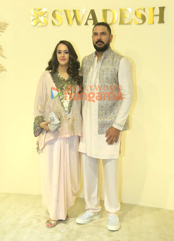 photos ananya panday janhvi kapoor gauri khan jackie shroff and others snapped at swadesh event 9