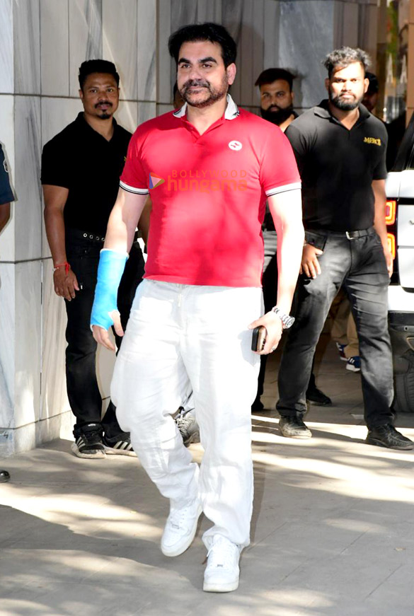 photos arbaaz khan salim khan helen and others snapped at sohail khans birthday party in bandra 2