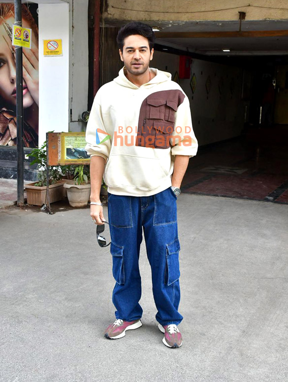photos gaurav khanna snapped in andheri 3