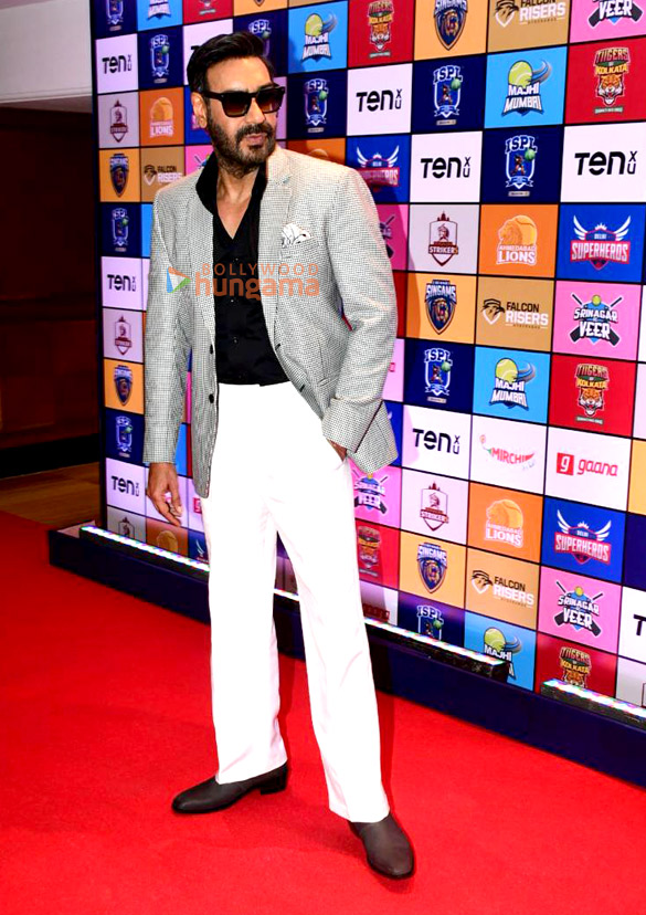 photos hrithik roshan ajay devgn akshay kumar saif ali khan and others grace the season 3 player auction of indian street premier league ispl 5125 2