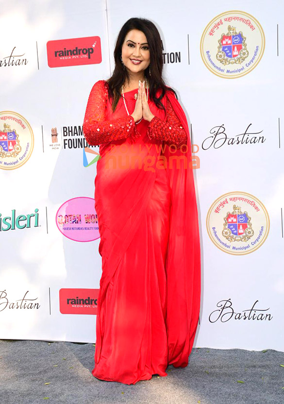 photos kajol amruta fadnavis and others snapped at bhamla foundations empower to educate event in bandra mumbai 3