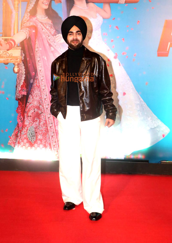 photos kapil sharma tiger shroff ameesha patel and others grace the premiere of kis kisko pyaar karoon 2 3 3