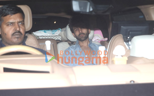 photos kartik aaryan and ananya panday snapped leaving from yrf studios 3