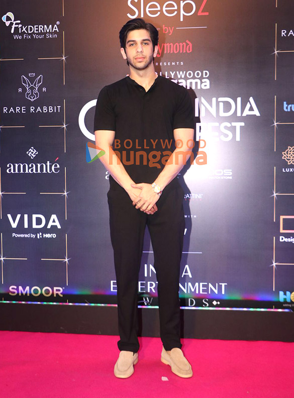 photos kriti sanon ameesha patel ahaan panday aneet padda elnaaz norouzi sanjeeda sheikh and others grace the red carpet and awards ceremony of bollywood hungama ott india fest 2025 12452 17 photos kriti sanon ameesha patel ahaan panday aneet padda elnaaz norouzi sanjeeda sheikh and others grace the red carpet and awards ceremony of bollywood hungama ott india fest 2025 12452 17