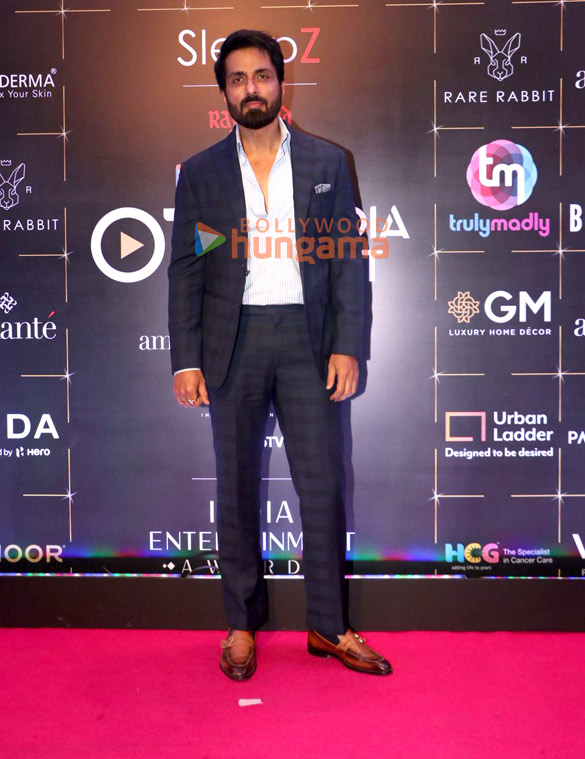photos kriti sanon sanjeeda sheikh and others grace the red carpet and awards ceremony of bollywood hungama ott india fest 2025 1034 4