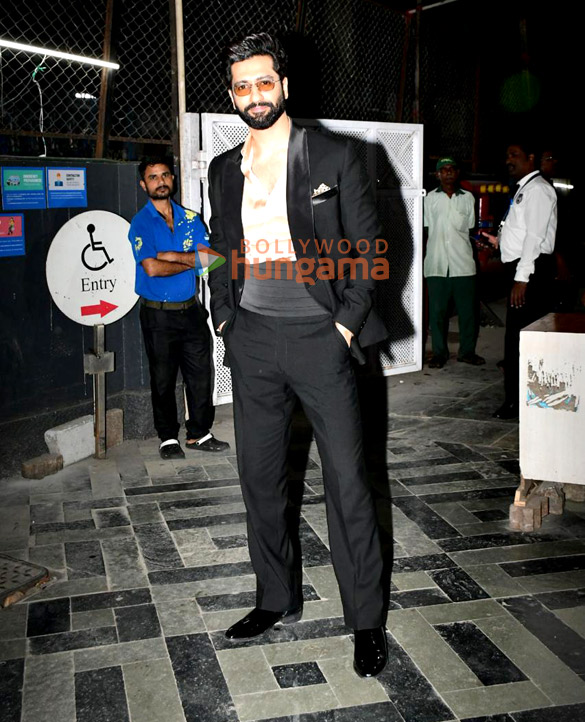 photos kriti sanon and vicky kaushal snapped in bandra 2
