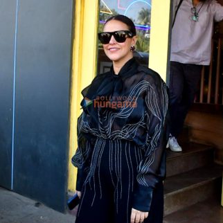 Photos: Neha Dhupia snapped in Juhu