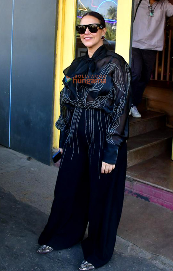 Photos: Neha Dhupia snapped in Juhu Photos: Neha Dhupia snapped in Juhu