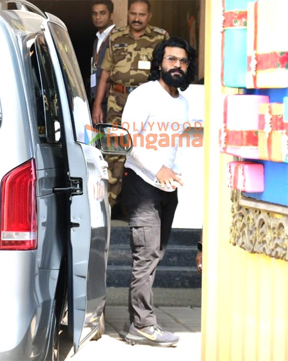 photos ranbir kapoor and alia bhatt snapped at kalina airport 8