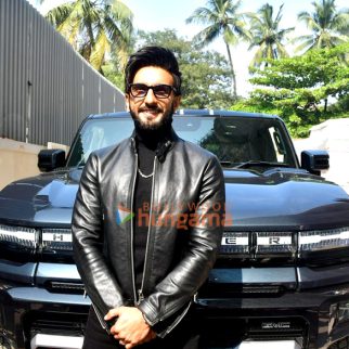 Photos: Ranveer Singh snapped outside Juhu PVR
