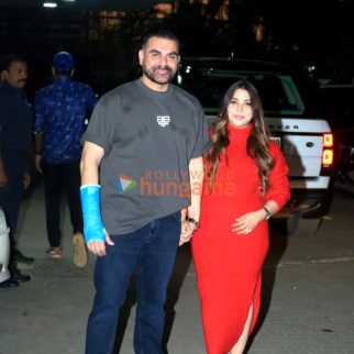 Photos: Salim Khan, Sushila Charak and Helen snapped at Arbaaz Khan and Sshura Khan’s marriage anniversary