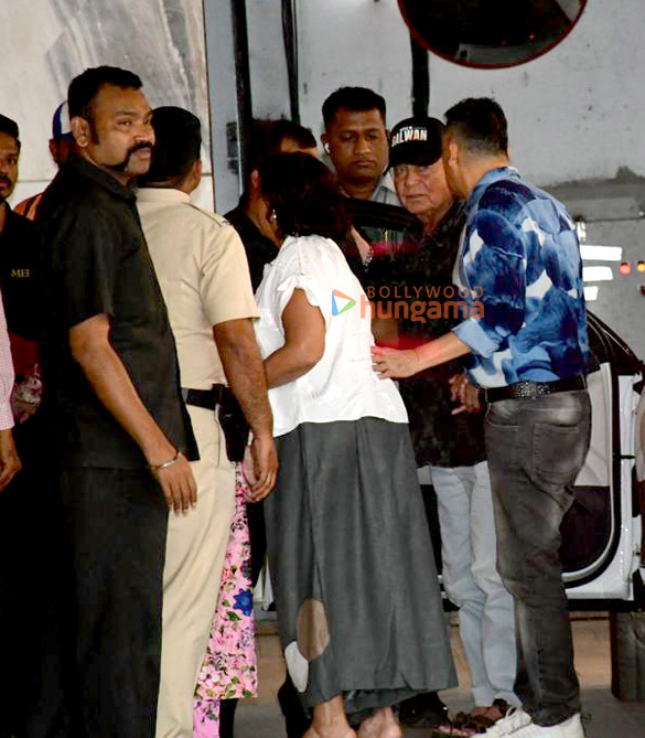 photos salim khan sushila charak and others snapped at sohail khans birthday party in bandra 4