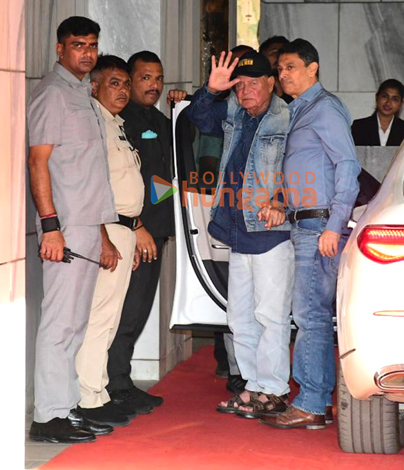 photos salim khan and sunanda shetty snapped at salman khans mother sushila charaks birthday party in bandra 3