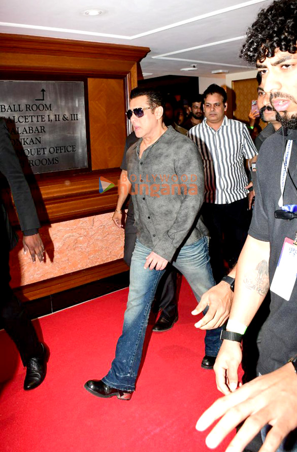 photos salman khan hrithik roshan ajay devgn akshay kumar saif ali khan and others grace the season 3 player auction of indian st 3 2