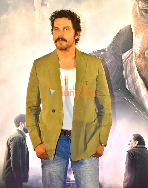 photos salman khan sunny deol bobby deol and others attend special screening of ikkis 29