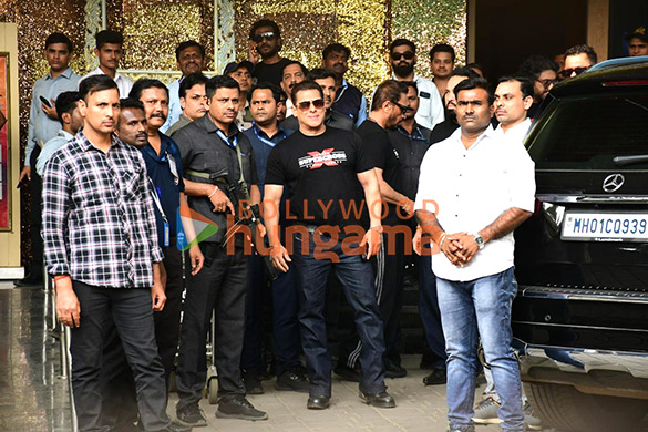 photos salman khan snapped at kalina airport 4 13